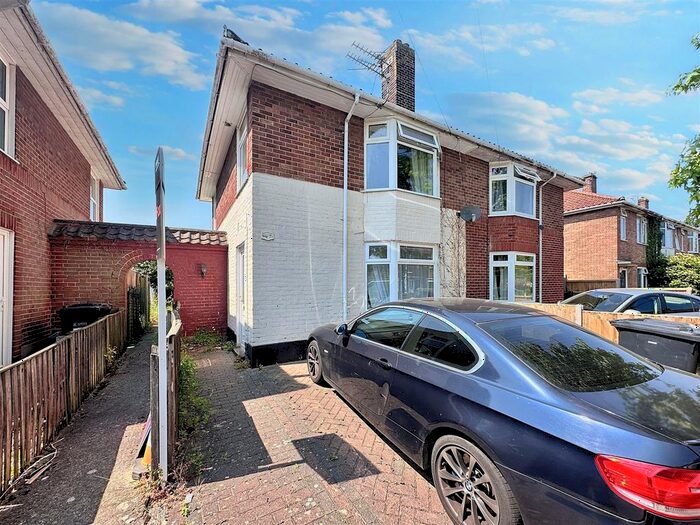 4 Bedroom Semi-Detached House To Rent In Gilbard Road, Norwich, NR5