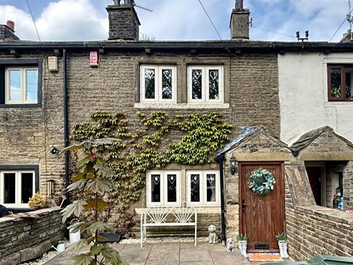 2 Bedroom Cottage For Sale In Hill Top Road, Thornton, Bradford, BD13