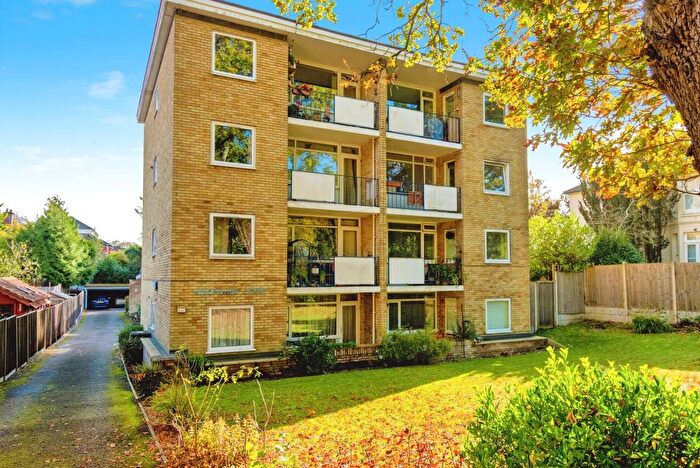 2 Bedroom Flat For Sale In Highfield Road, Southampton, Hampshire, SO17