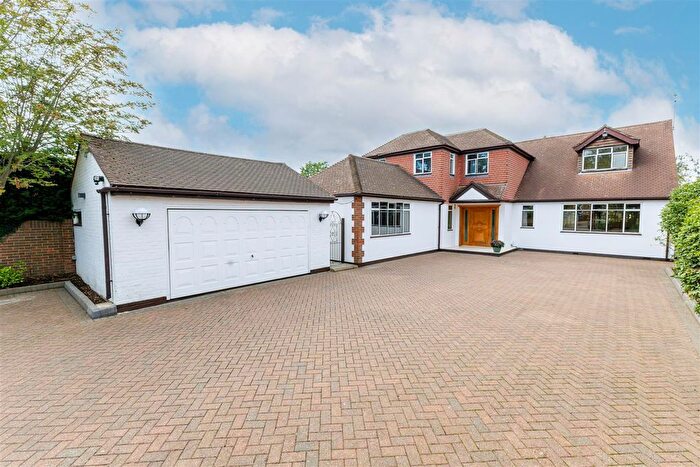 5 Bedroom Detached House For Sale In The Drive, Ickenham, UB10