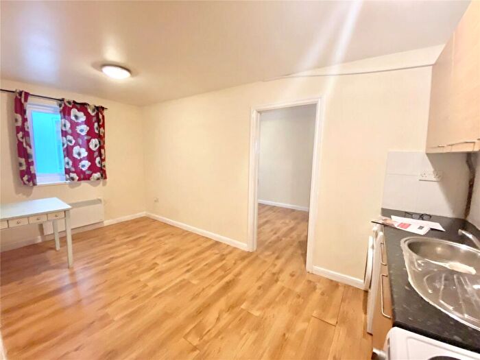 1 Bedroom Apartment To Rent In High Street, Sutton, Surrey, SM1