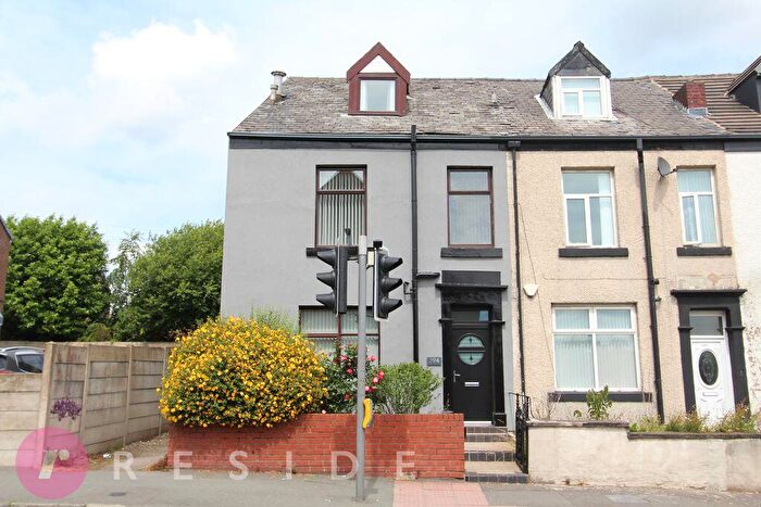 3 Bedroom End Of Terrace House For Sale In Edenfield Road, Cutgate, Rochdale, OL12