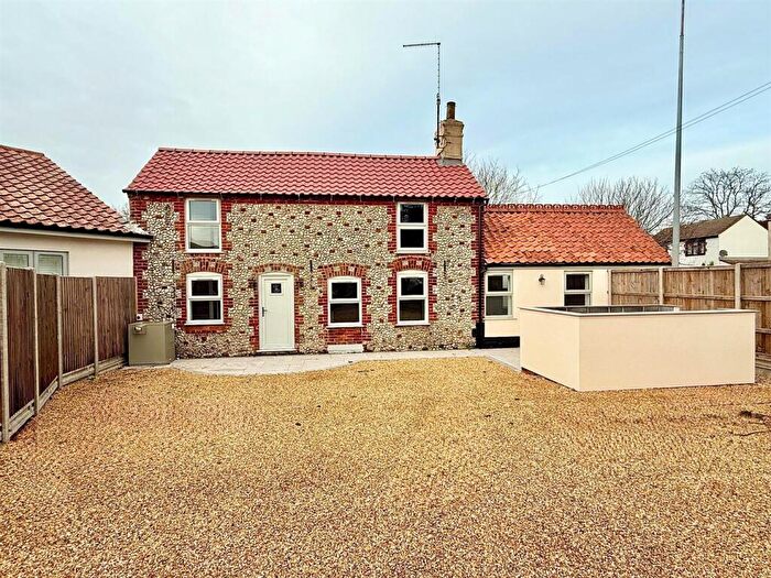 5 Bedroom Semi-Detached House For Sale In Scratby Road, Scratby, NR29