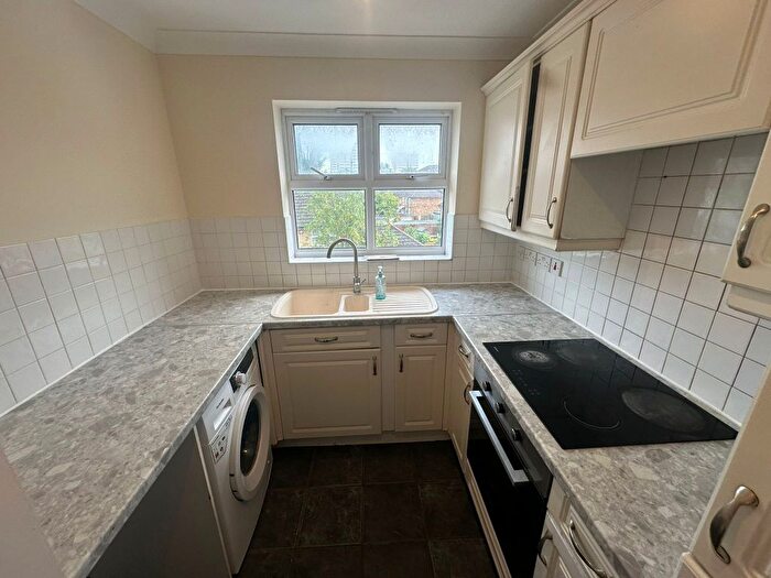2 Bedroom Flat To Rent In Hillary Drive, Isleworth, TW7