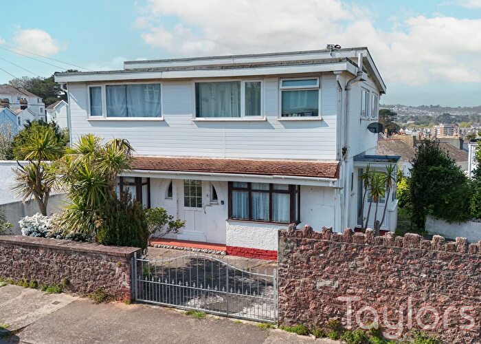 2 Bedroom Flat For Sale In Cliff Road, Roundham, Paignton, TQ4