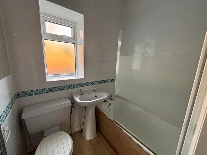 1 Bedroom Terraced House To Rent In Moor Edge, BD16