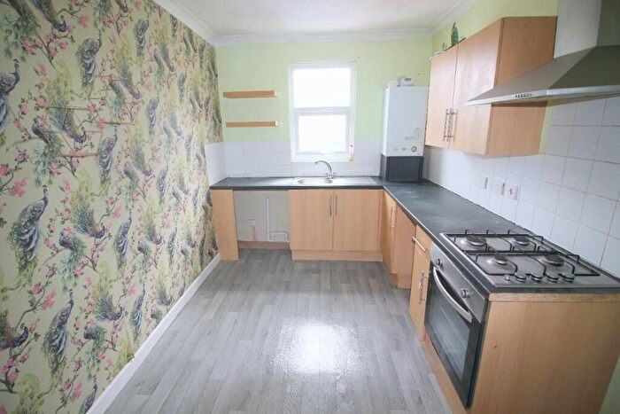 2 Bedroom Flat To Rent In Main Road, Hockley, Essex, SS5
