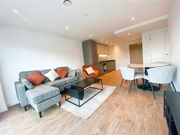 1 Bedroom Apartment For Sale In Phoenix, Saxton Lane, Leeds, LS9