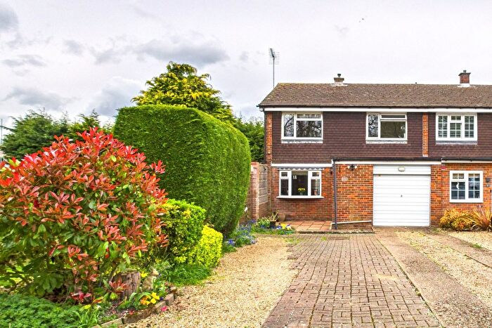 4 Bedroom End Of Terrace House For Sale In Howard Agne Close, Bovingdon Hemel Hempstead, HP3