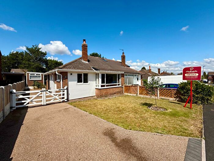 2 Bedroom Semi-detached Bungalow For Sale In Thornhill Croft, Wakefield, WF2
