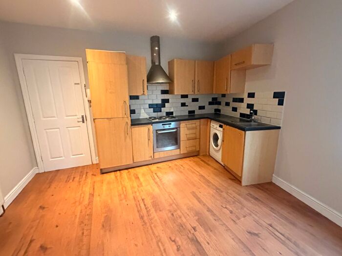 1 Bedroom Flat To Rent In Thornhill Street, Wakefield, WF1