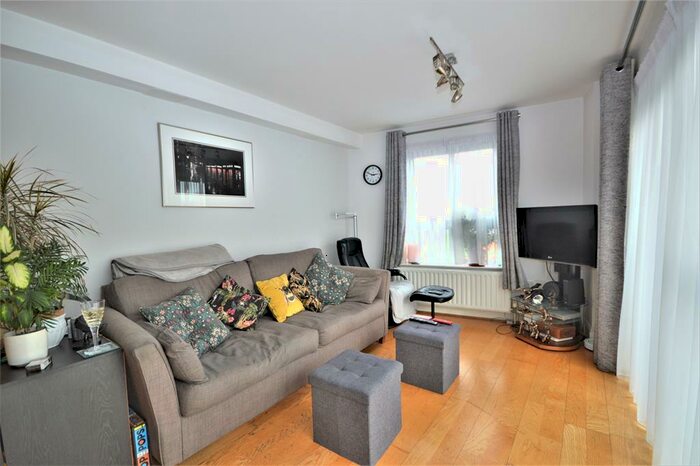 2 Bedroom Flat To Rent In Lee High Road, London, SE13
