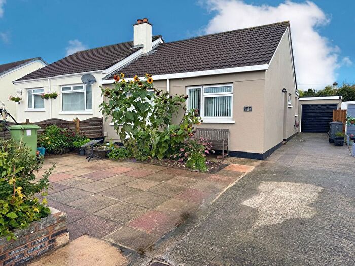 2 Bedroom Semi-detached Bungalow For Sale In Tweenways, Kingsteignton, Newton Abbot, TQ12