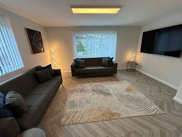 2 Bedroom Flat To Rent In Millhall Court, Plains, ML6