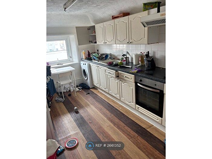 2 Bedroom Flat To Rent In Cornfield Terrace, Eastbourne, BN21