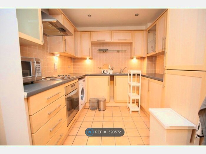 2 Bedroom Flat To Rent In Abbey Court, Coventry, CV1