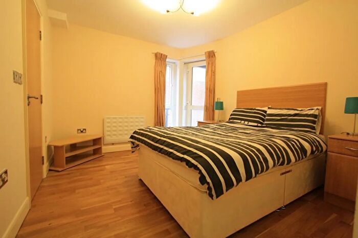 2 Bedroom Flat To Rent In Eaton Road, Sutton, SM2