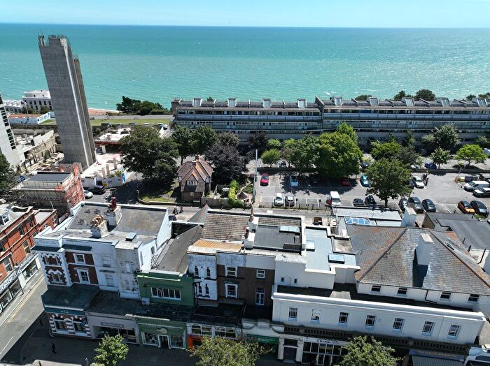 2 Bedroom Flat For Sale In Pleydell Gardens, Folkestone, Kent, CT20