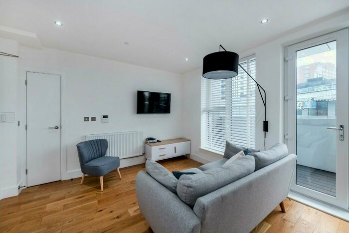 1 Bedroom Flat To Rent In Sutton Court Road, Sutton, Surrey, SM1