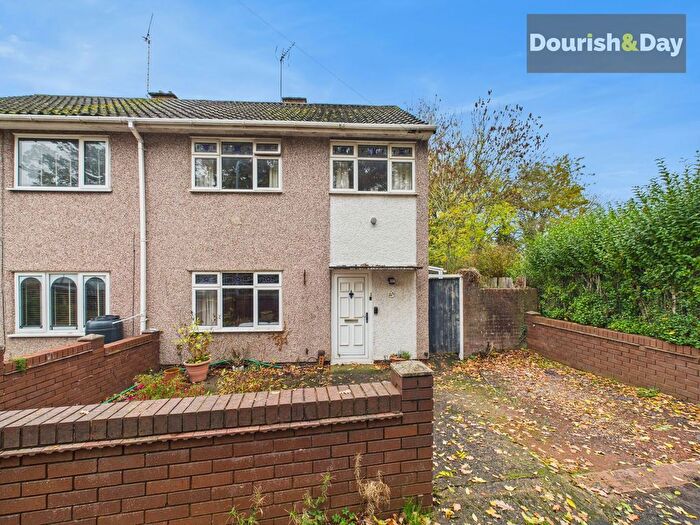 3 Bedroom Semi-Detached House For Sale In Lovelace Close, Stafford, ST17