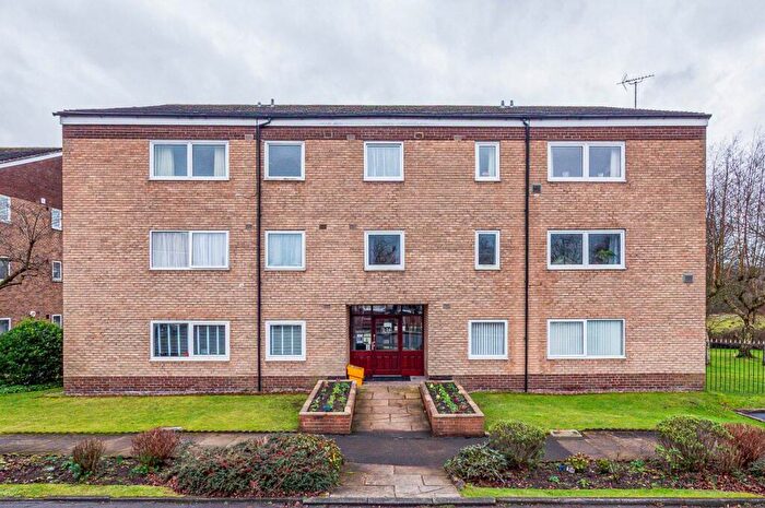 2 Bedroom Apartment For Sale In Harcourt Close, Urmston, Manchester, M41