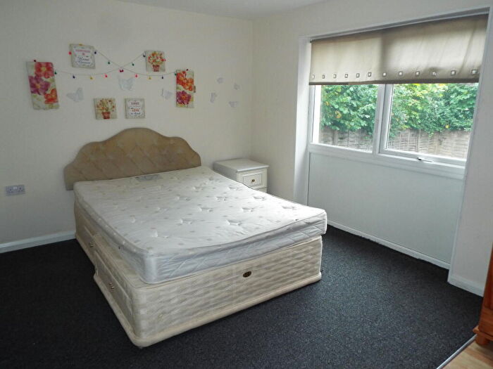 1 Bedroom Flat To Rent In House Share, Rushock Close, B98