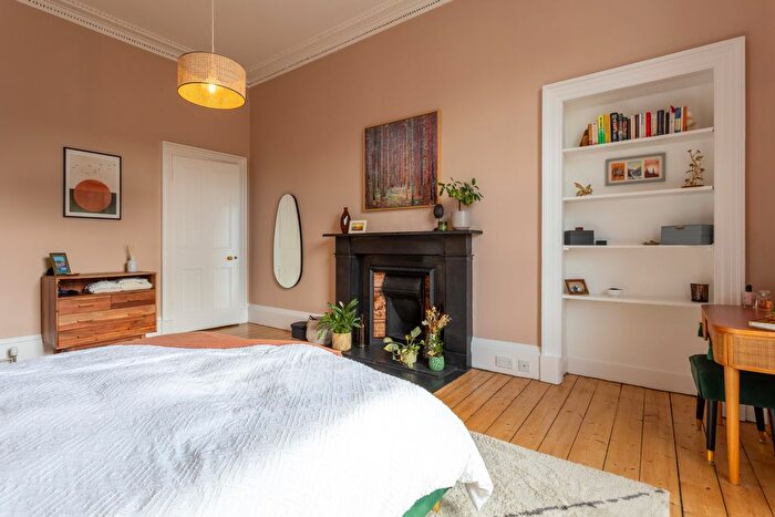 3 Bedroom Flat To Rent In Fettes Row, New Town, Edinburgh, EH3