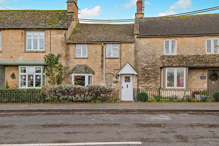 2 Bedroom Cottage For Sale In Shipton Road, Milton-under-Wychwood, Chipping Norton, OX7