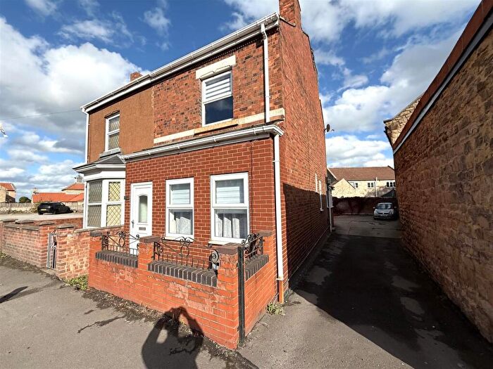 3 Bedroom Semi Detached House To Rent In High Road, Carlton-In-Lindrick, Worksop, S81