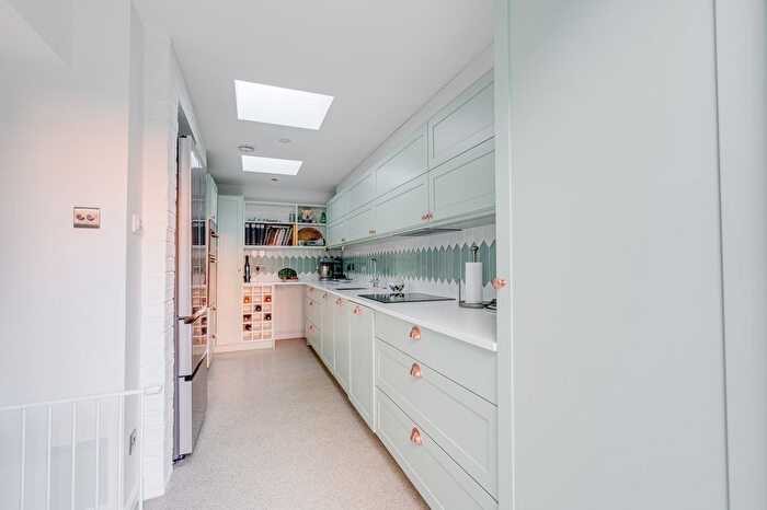 3 Bedroom Flat For Sale In Denning Road, Hampstead, London, NW3