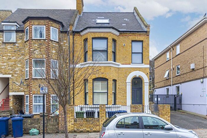 1 Bedroom Flat To Rent In Birkbeck Road, London, W3