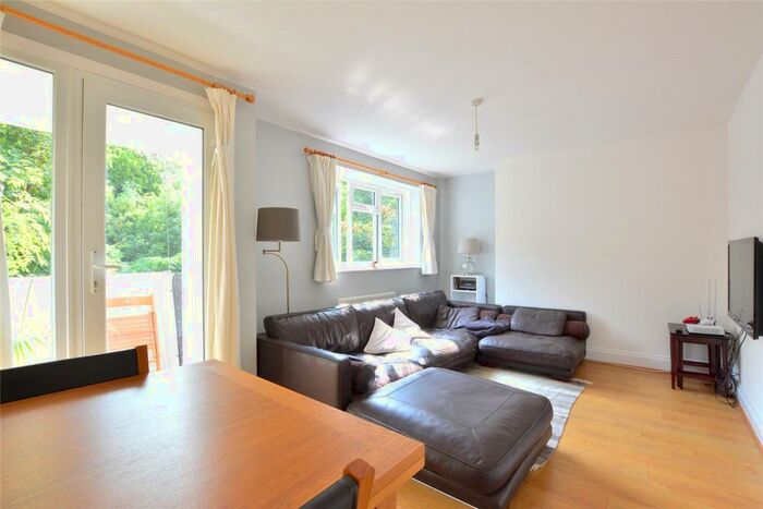 2 Bedroom Apartment To Rent In Granville Park, London, SE13