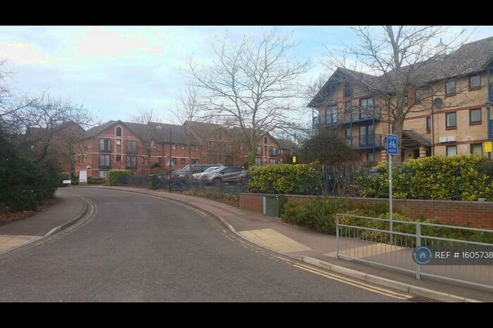 2 Bedroom Flat To Rent In Essex Hall Road, Colchester, CO1