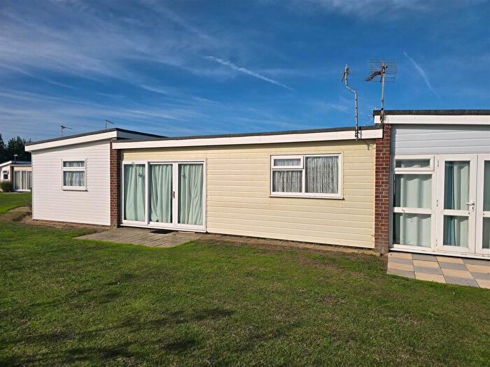 2 Bedroom Chalet For Sale In Edward Road, Winterton-On-Sea, NR29