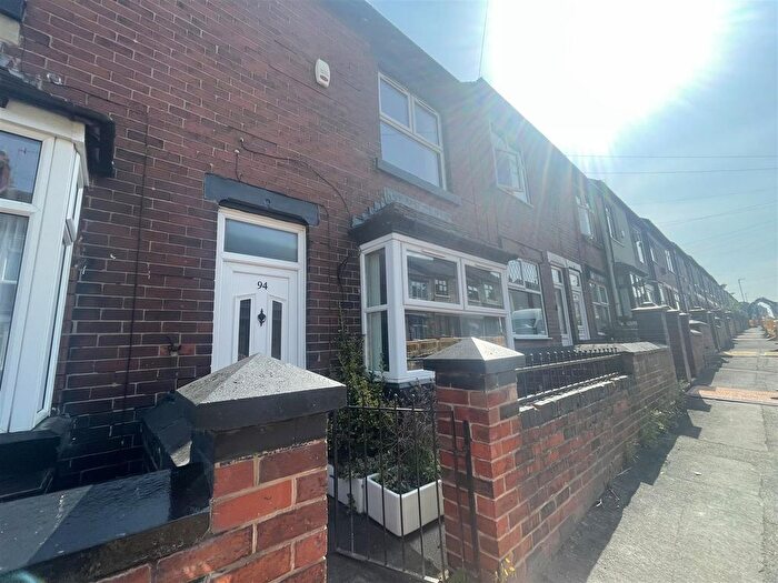 3 Bedroom End Of Terrace House To Rent In Chorlton Road, Birches Head, Stoke-On-Trent, ST1