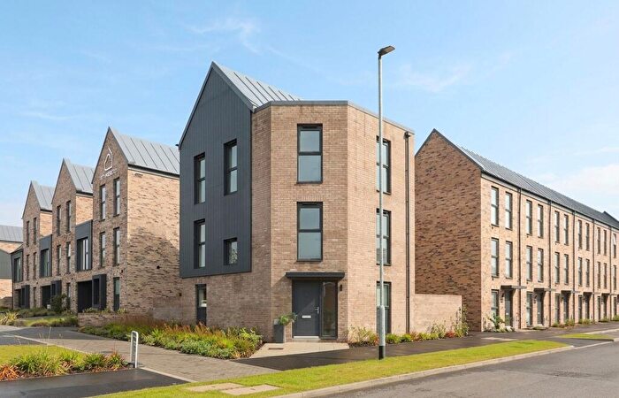 3 Bedroom Detached House For Sale In Terrence - Waverley Central, Waverley, S60