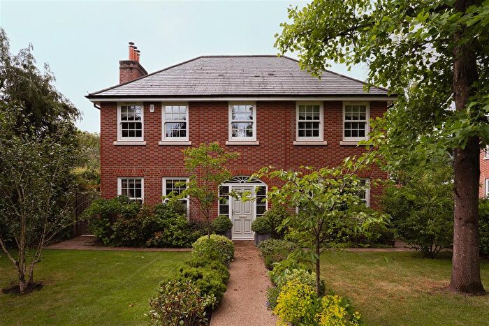 4 Bedroom Detached House For Sale In West Street, Reigate, RH2