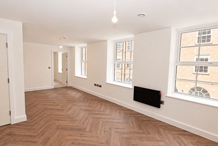 1 Bedroom Apartment To Rent In Fountain Court, Steelhouse Lane, Birmingham, B4