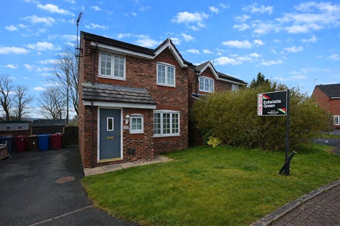 3 Bedroom Detached House For Sale In Wagstaffe Close, Fernhurst Farm, Blackburn, Lancashire, BB2