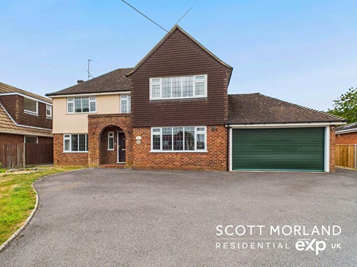 4 Bedroom Detached House For Sale In Kempshott Lane, Basingstoke, RG22