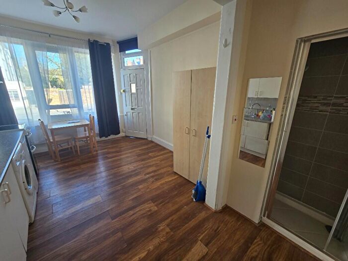 Studio To Rent In Forest Hill Road, London, SE22