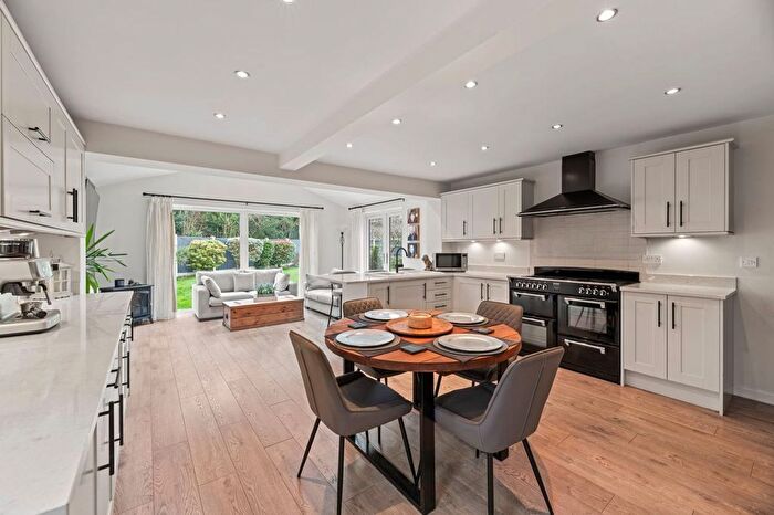 5 Bedroom Detached House For Sale In Sharon Park Close, Grappenhall, WA4 - Photo 3