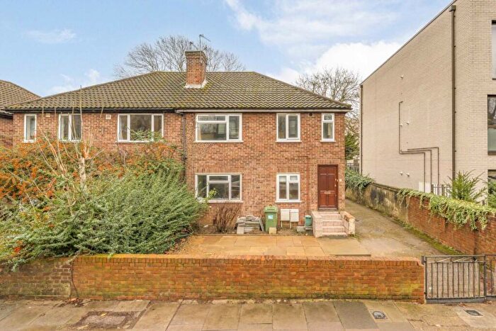 2 Bedroom Flat To Rent In Christchurch Avenue, Queens Park, NW6