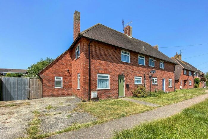 3 Bedroom Semi-Detached House To Rent In St. Richards Road, Westergate, PO20