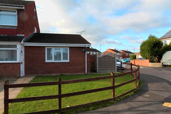 2 Bedroom Semi Detached Bungalow To Rent In Swane Road, Bristol, BS14