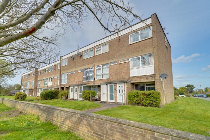 2 Bedroom Maisonette For Sale In West Court, Tannery Drift, Royston, SG8
