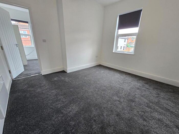 1 Bedroom Flat To Rent In Holbrook Avenue, Rugby, Warwickshire, CV21