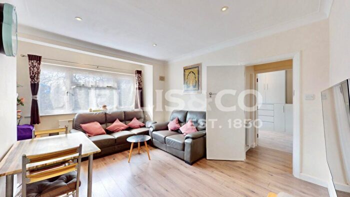 2 Bedroom Maisonette To Rent In Milford Gardens, Wembley, HA0