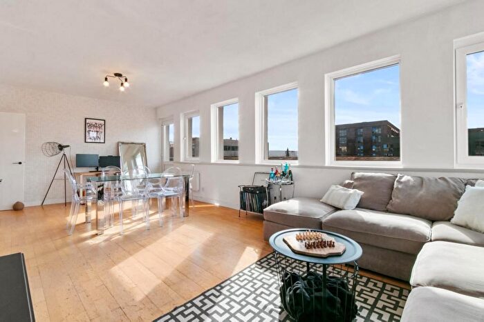 2 Bedroom Penthouse For Sale In Candleriggs, Merchant City, G1