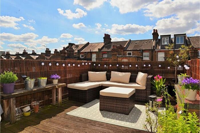 2 Bedroom Flat To Rent In Ashmore Road, London, Queens Park, W9